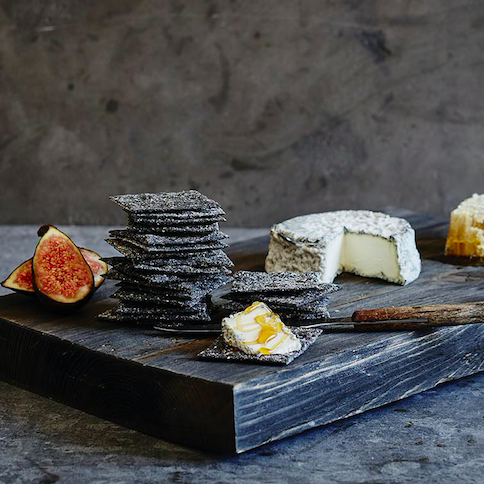 Rye & Charcoal Sourdough Crackers 90g - Image 2