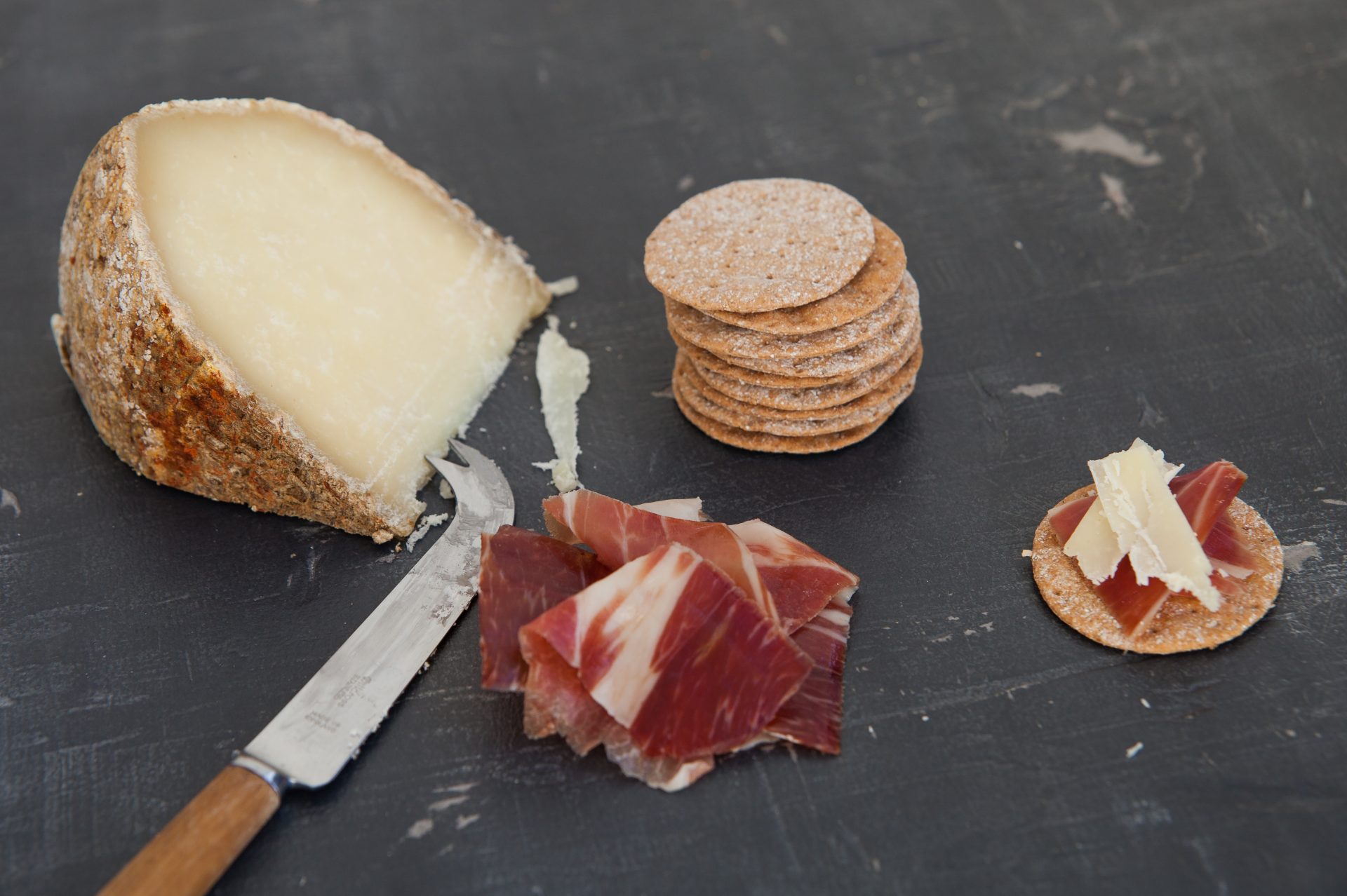 Best British cheeses with crackers and meat